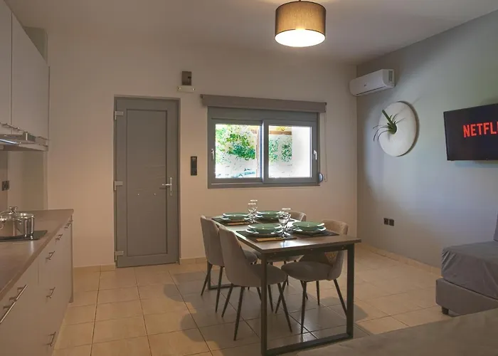 Philippos & Alexandros Daire Tigaki